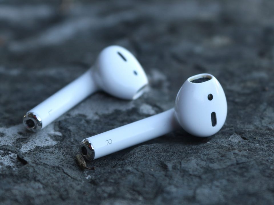 Are Apple Airpods Really Worth the $160 Price Tag?